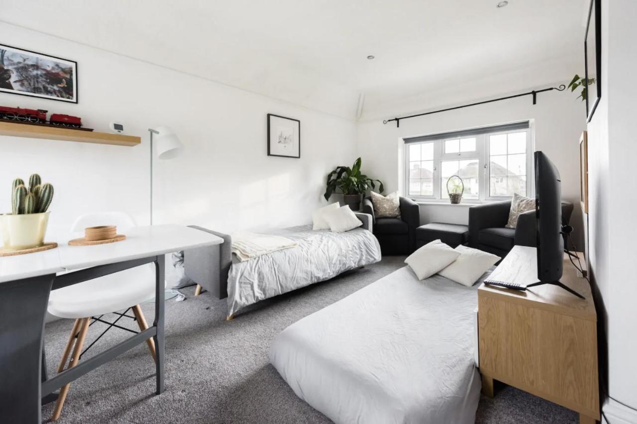 The Film Studio Appartement 5 Min To Harry Potter Watford  Ngoại thất bức ảnh