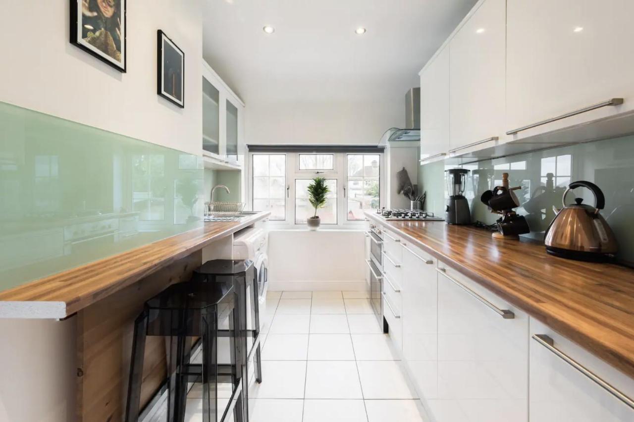 The Film Studio Appartement 5 Min To Harry Potter Watford  Ngoại thất bức ảnh